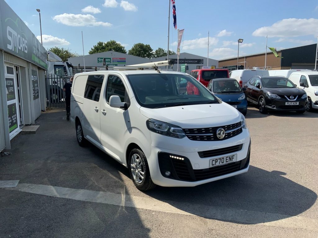 Vauxhall Vivaro 2L Sportive White #3