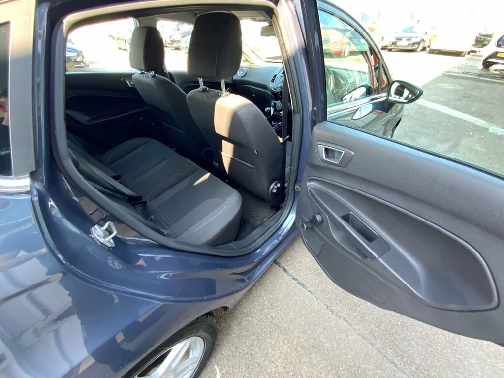 Ford Fiesta 1.25 Zetec Hatchback Euro 5 82 White #9