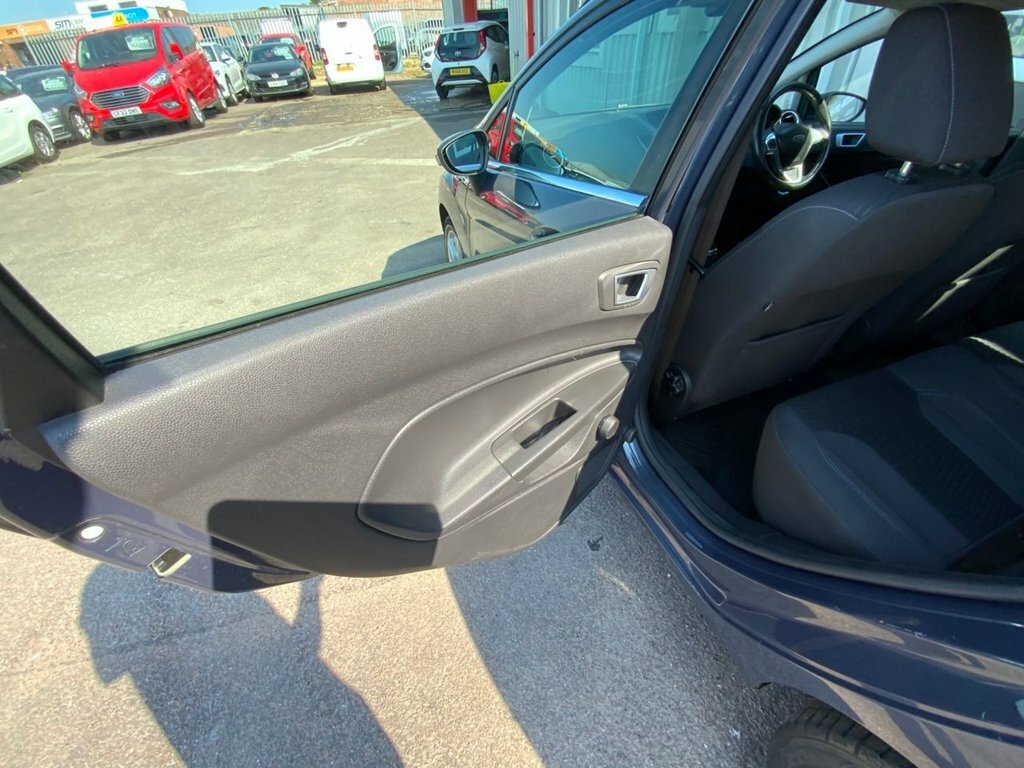Ford Fiesta 1.25 Zetec Hatchback Euro 5 82 White #12