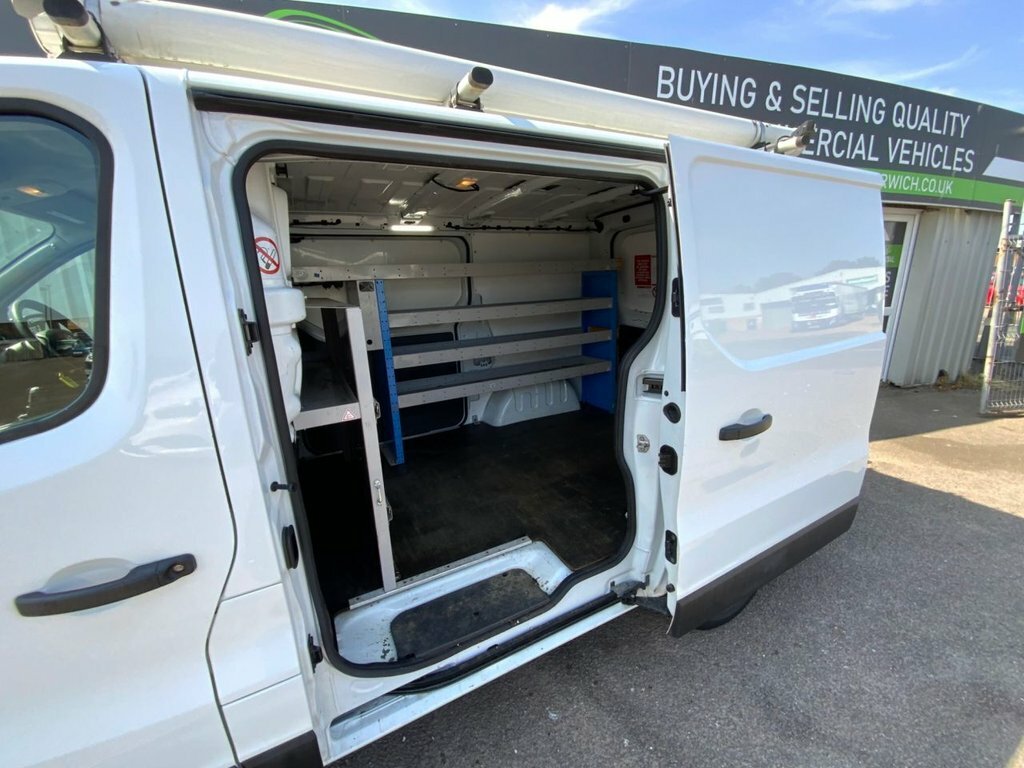 Vauxhall Vivaro Mpv FD19XXV White #6