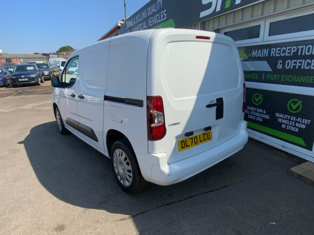 Vauxhall Combo 1.6L Sportive White #5