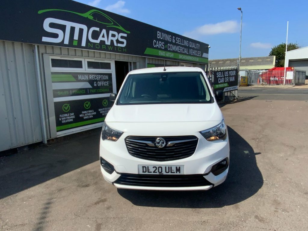 Vauxhall Combo 1.5L Sportive White #4