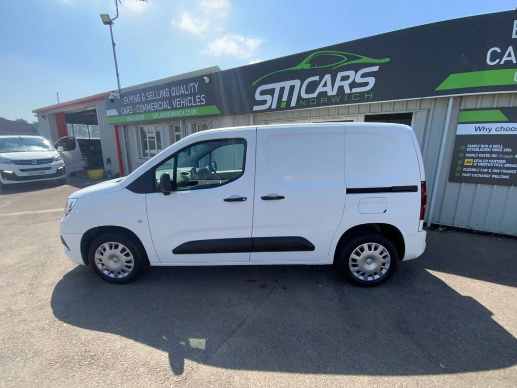 Vauxhall Combo 1.5L Sportive White #2
