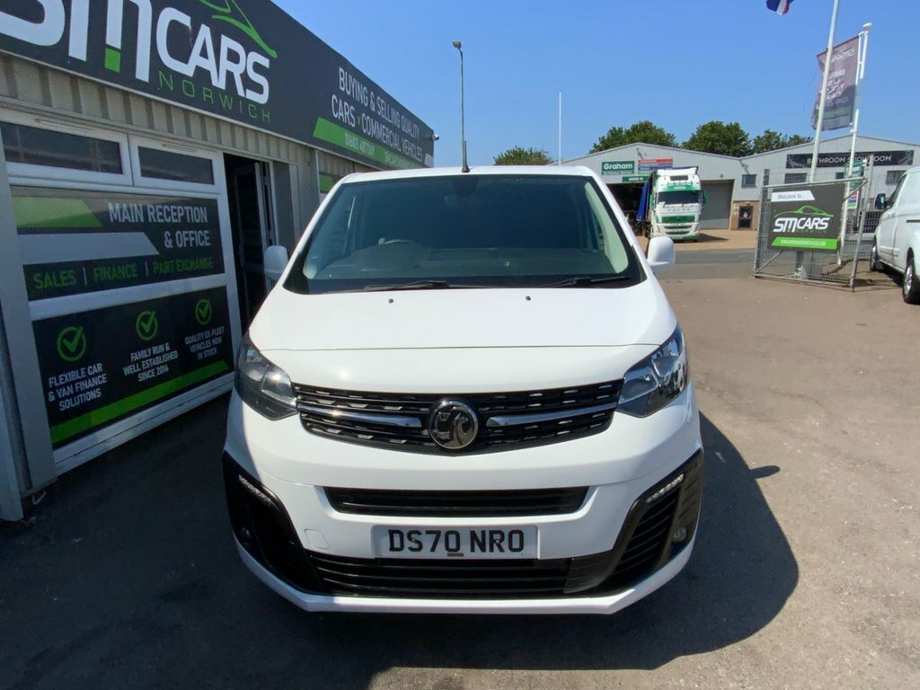 Vauxhall Vivaro 1.5L Sportive White #5