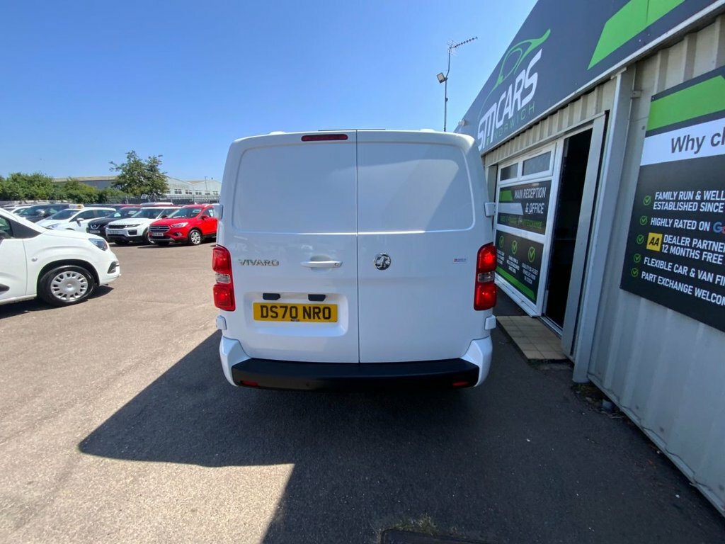 Vauxhall Vivaro 1.5L Sportive White #3