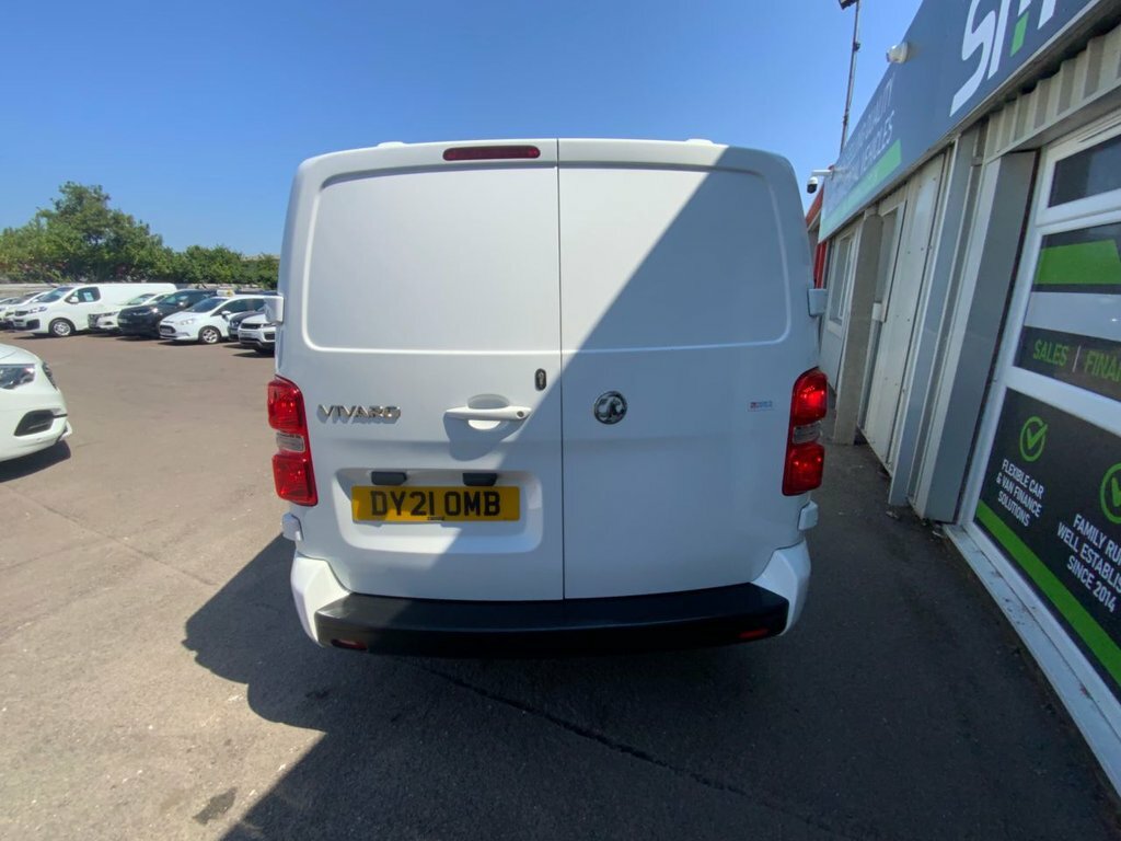 Vauxhall Vivaro 1.5L Sportive White #6