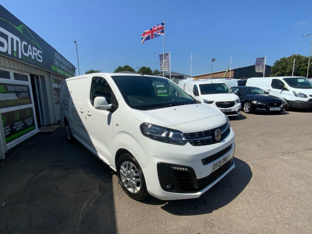 Vauxhall Vivaro 1.5L Sportive White #3