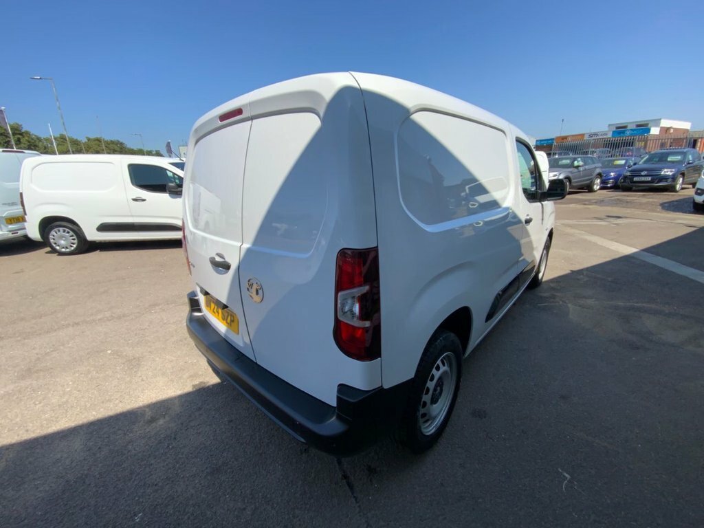 Vauxhall Combo 1.5L Prime White #3