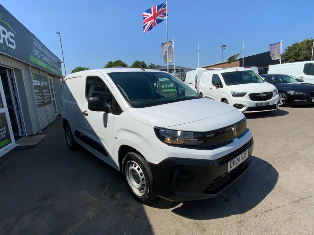 Vauxhall Combo 1.5L Prime White #5
