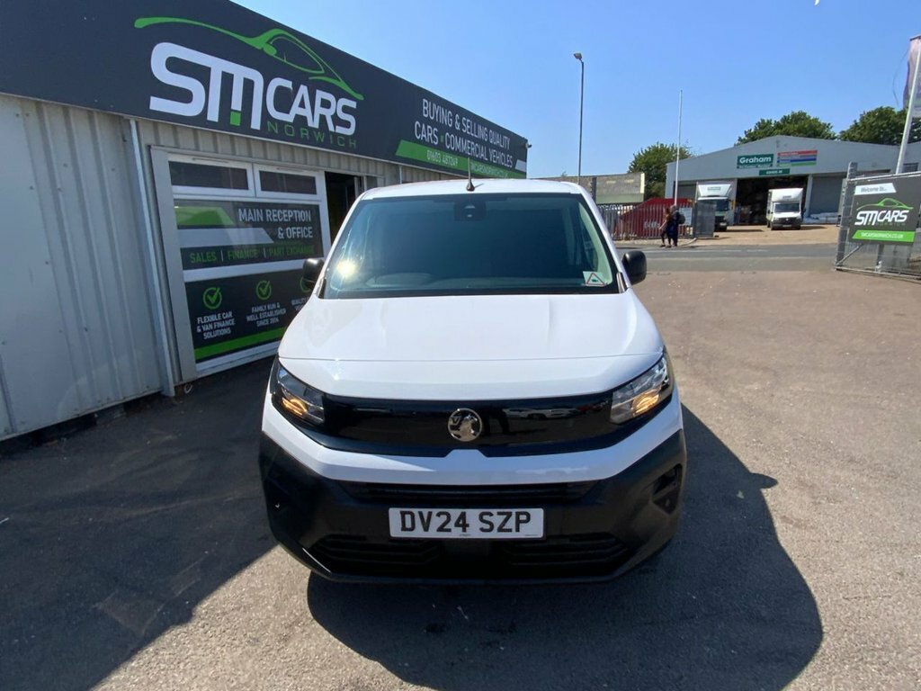 Vauxhall Combo 1.5L Prime White #6