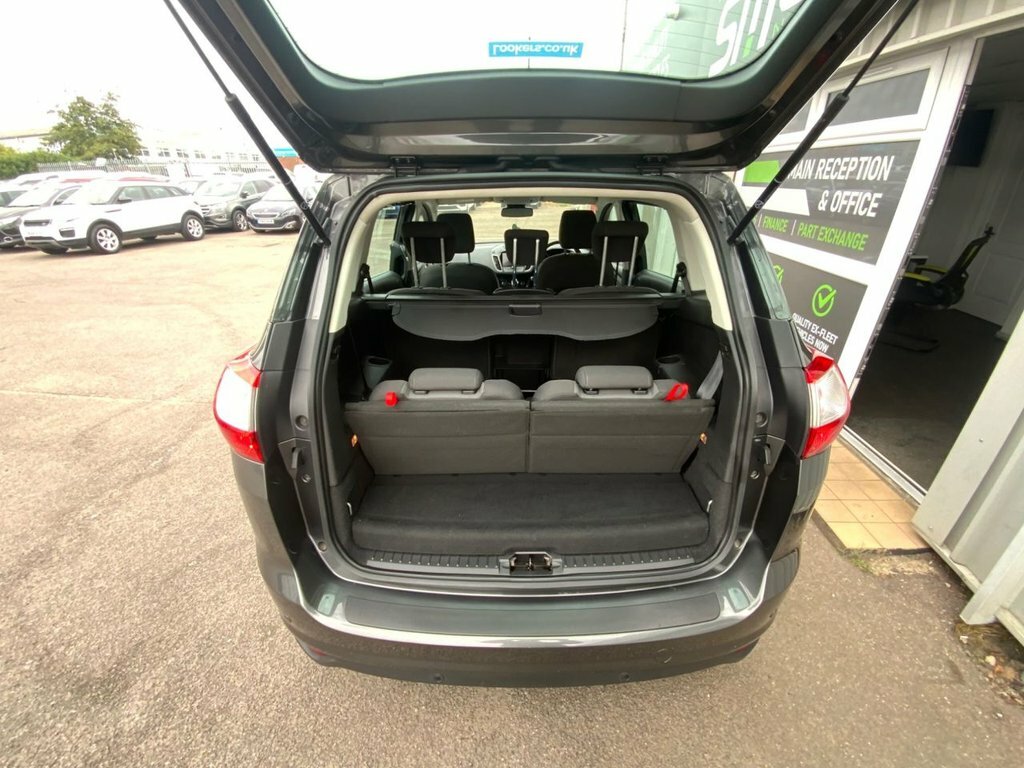 Ford Grand C-Max Titanium X Red #9