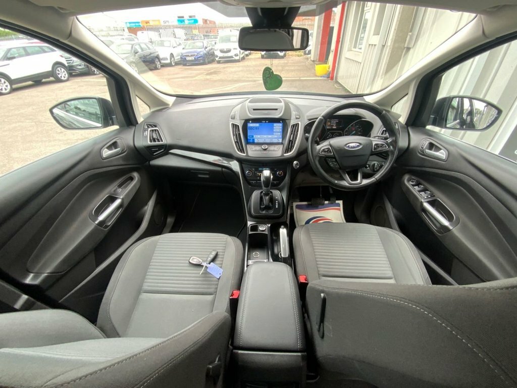 Ford Grand C-Max Titanium X Red #19