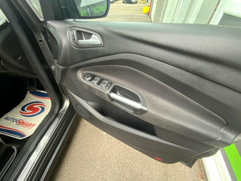 Ford Grand C-Max Titanium X Red #18