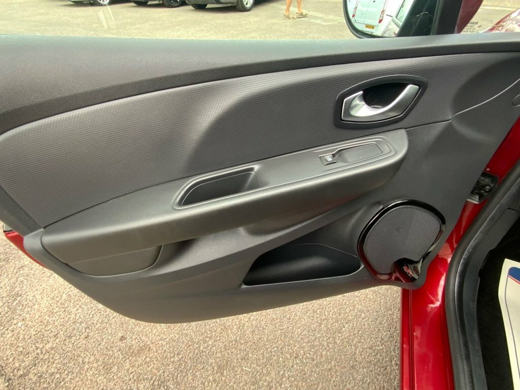 Renault Clio 1.5L Dynamique Nav Red #5