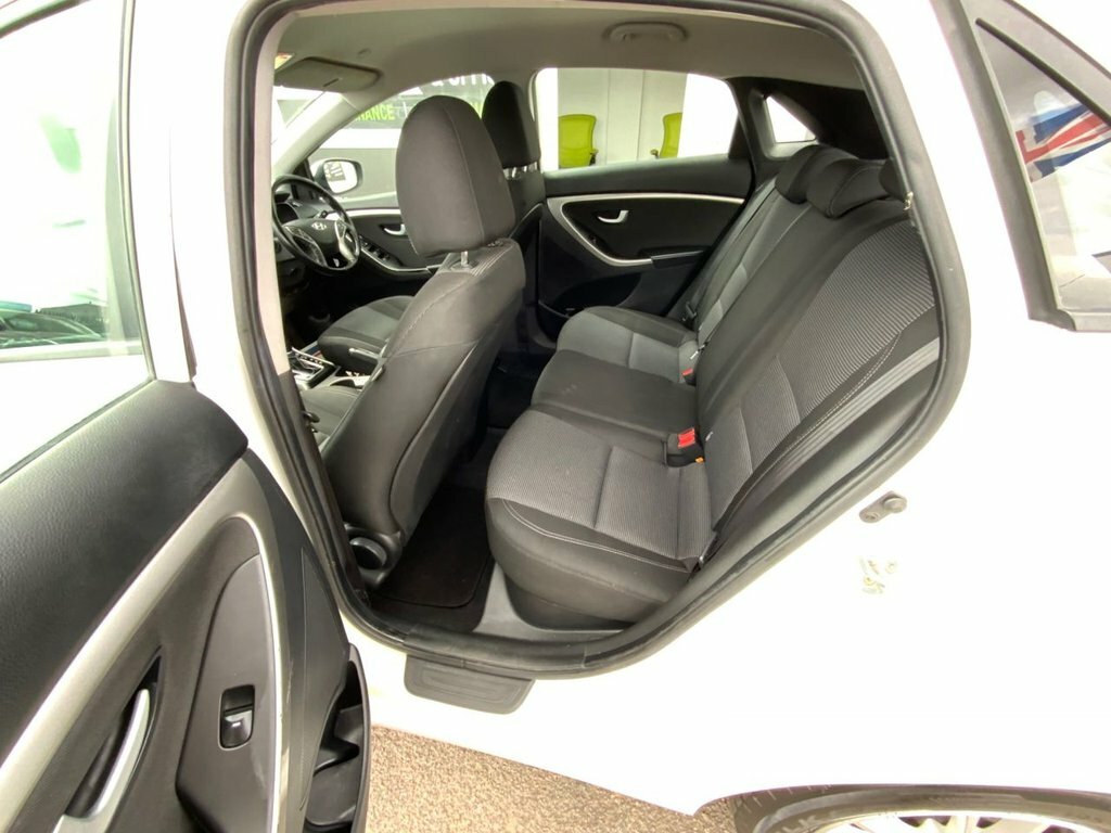 Hyundai I30 1.6L Active White #6