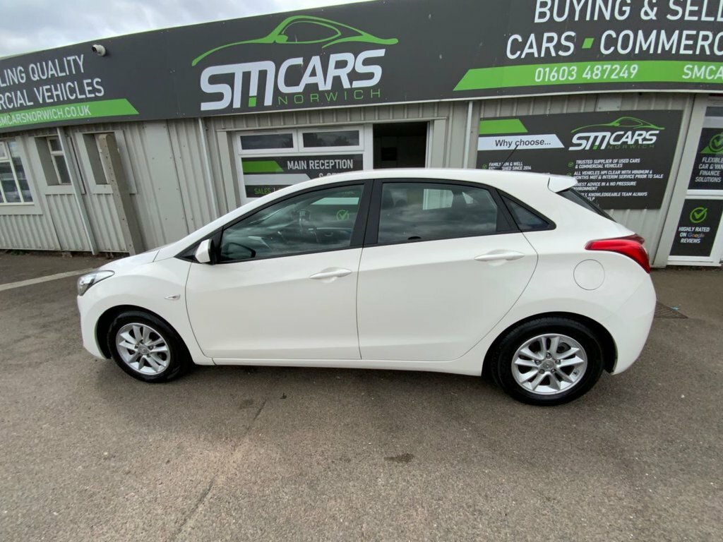 Hyundai I30 1.6L Active White #4