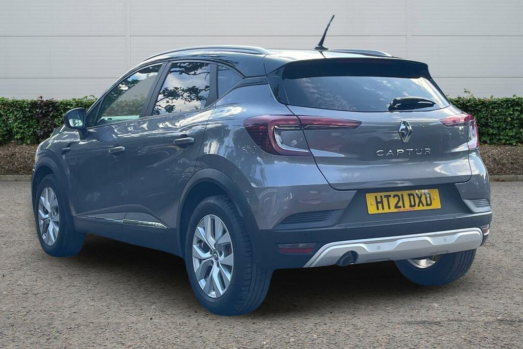 Renault Captur 1.3 Tce 130 Iconic  #2
