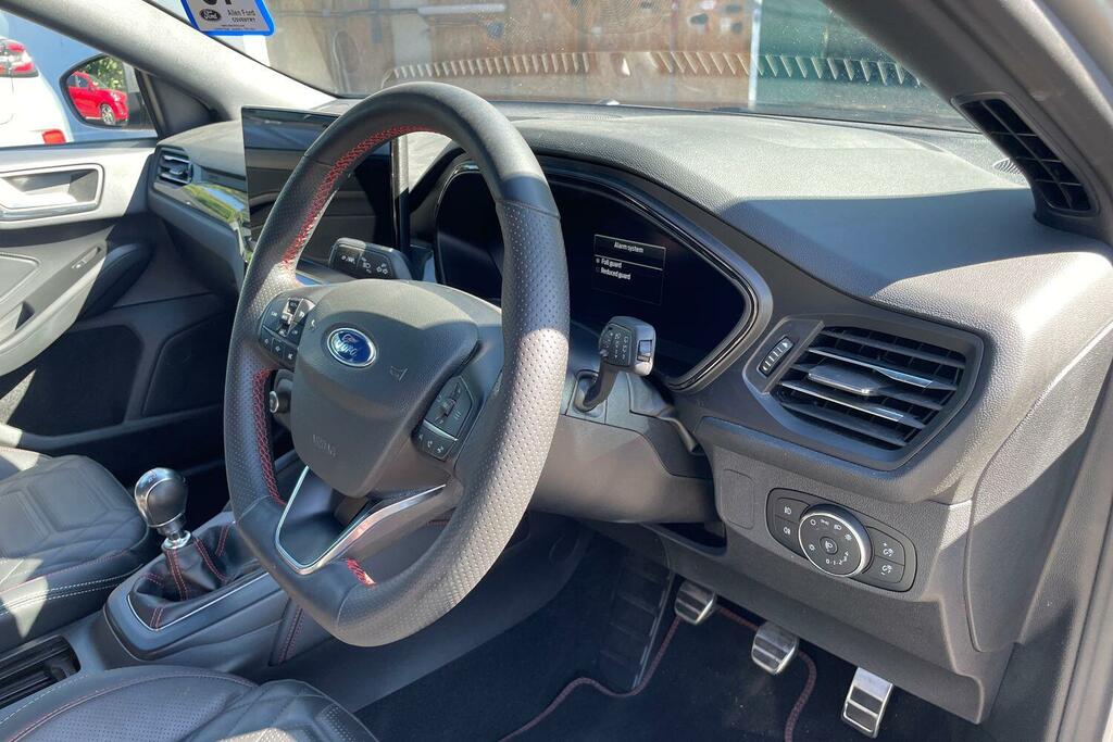 Ford Focus 1.0T Ecoboost Mhev St-line Estate Hybri Red #34