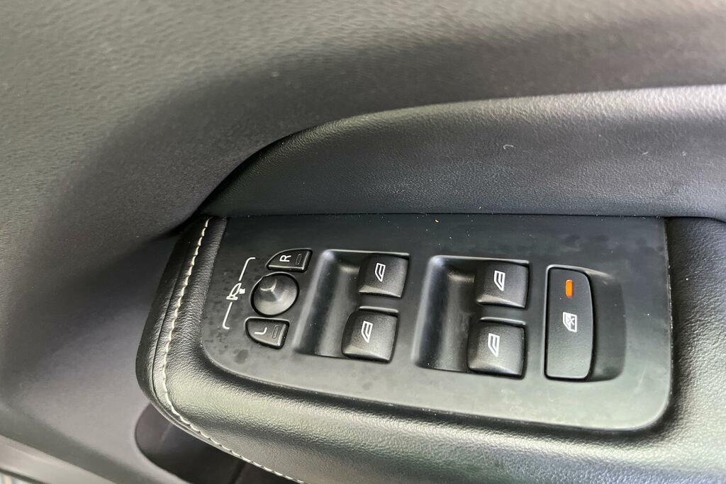 Volvo XC60 T5 Awd Momentum Power Drivers Seat, 19 Allo White #16