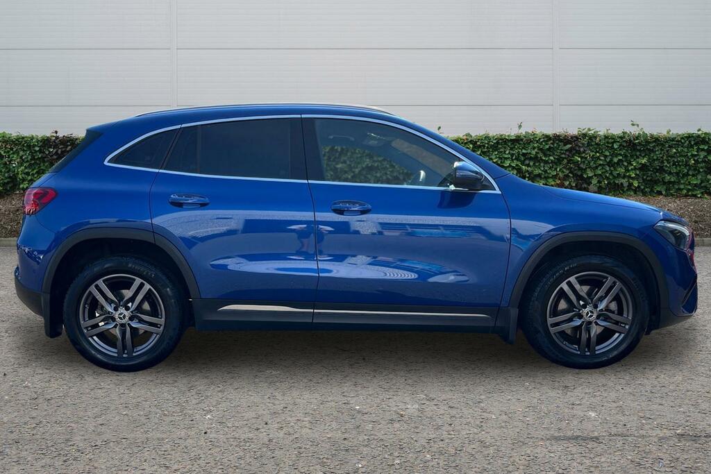 Mercedes-Benz GLA Class Gla 180 Sport Edition Blue #3