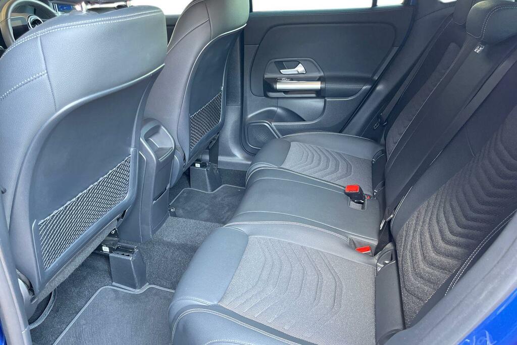 Mercedes-Benz GLA Class 1.3 Gla180h Mhev Sport Edition Suv Hybr #17