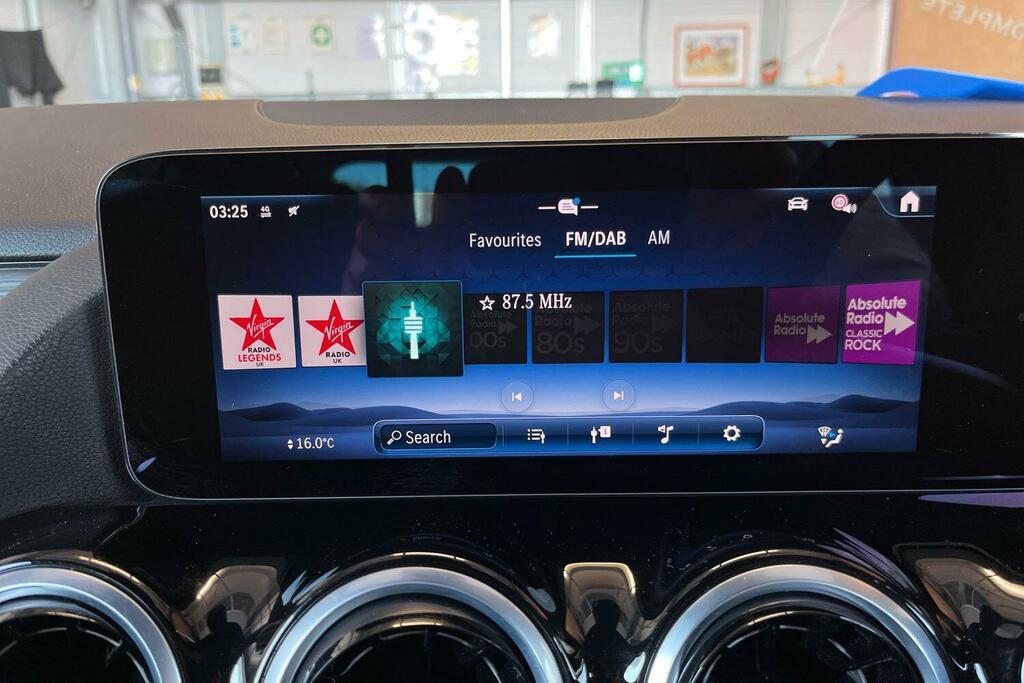 Mercedes-Benz GLA Class 1.3 Gla180h Mhev Sport Edition Suv Hybr #10