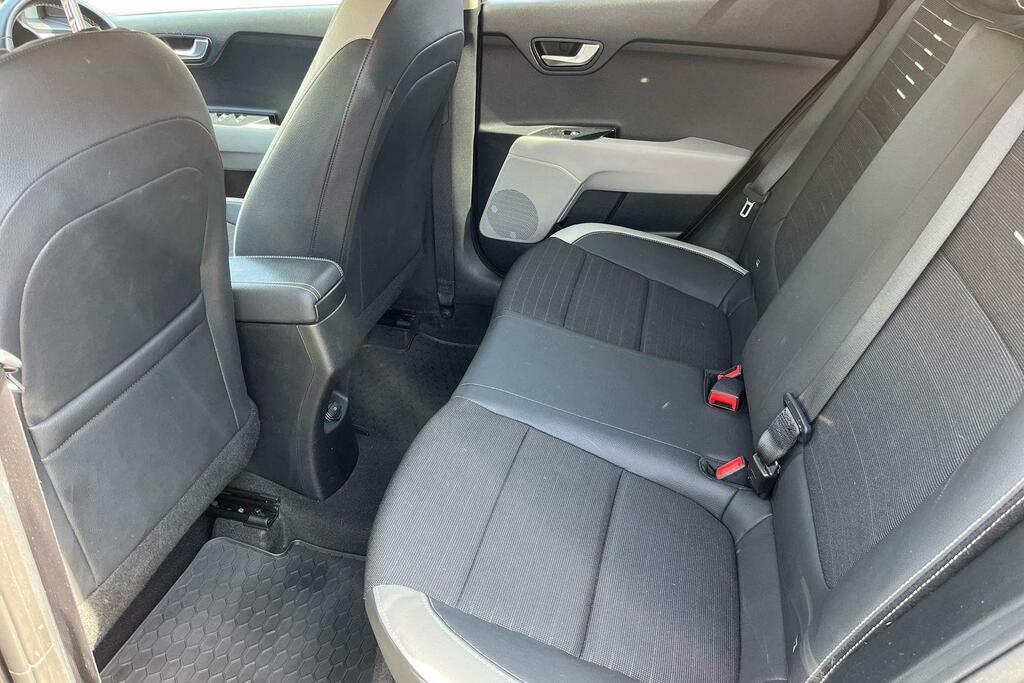 Kia Stonic Maxx Red #17