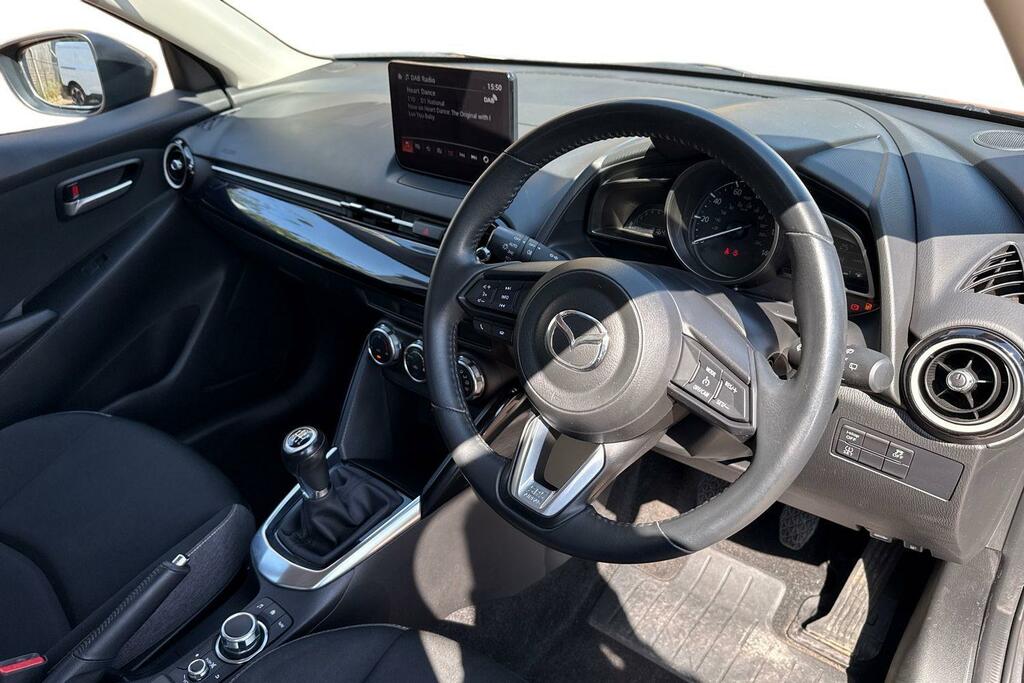 Mazda 2 1.5 Skyactiv G 75 Centre-line White #8