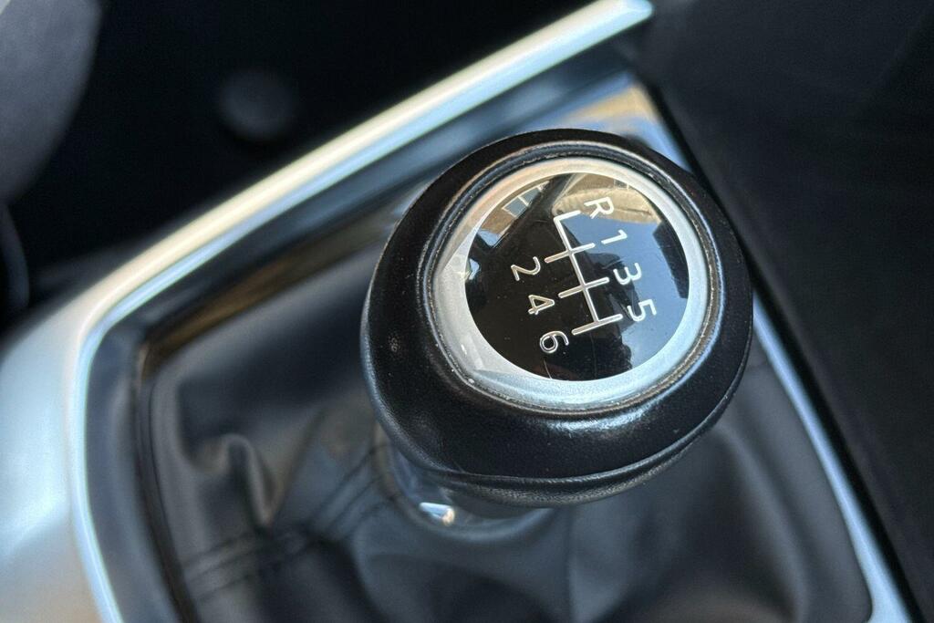 Mazda 2 1.5 Skyactiv G 75 Centre-line White #32