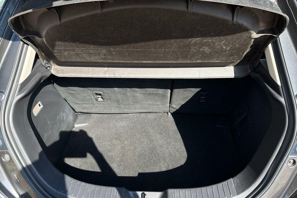 Mazda 2 1.5 Skyactiv G 75 Centre-line White #18