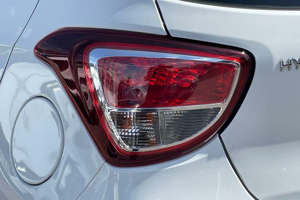 Hyundai I10 1.2 Se Hatchback Red #23