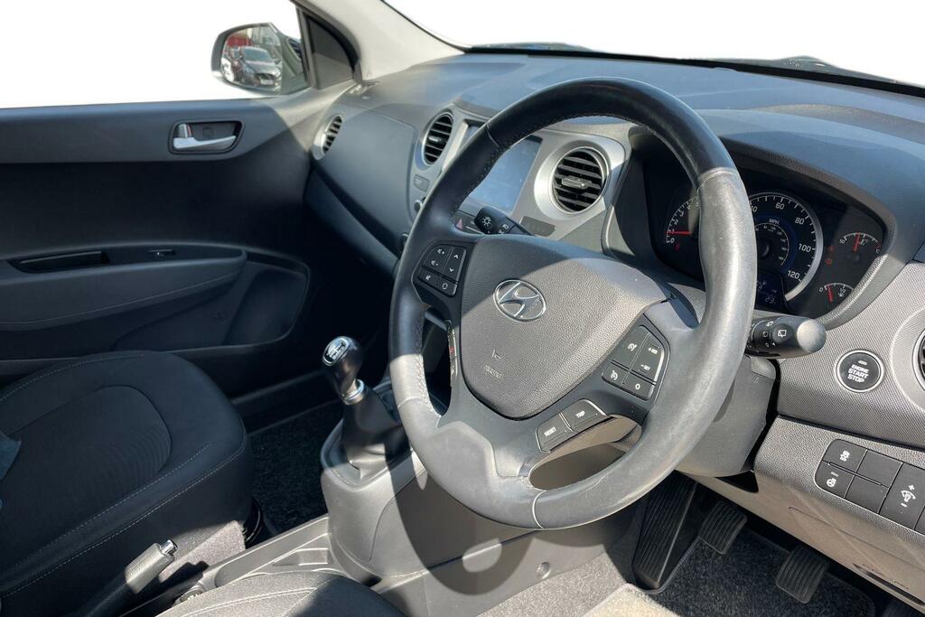 Hyundai I10 1.2 Se Hatchback Red #8