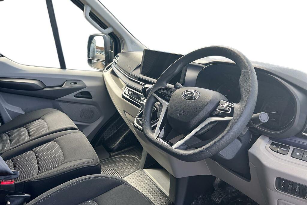 Maxus Deliver 9 Deliver 9 2.0 D20 150 Chassis Cab Silver #8