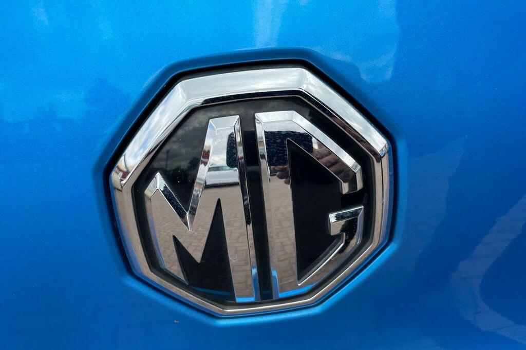MG ZS 1.0T Gdi Exclusive Red #24