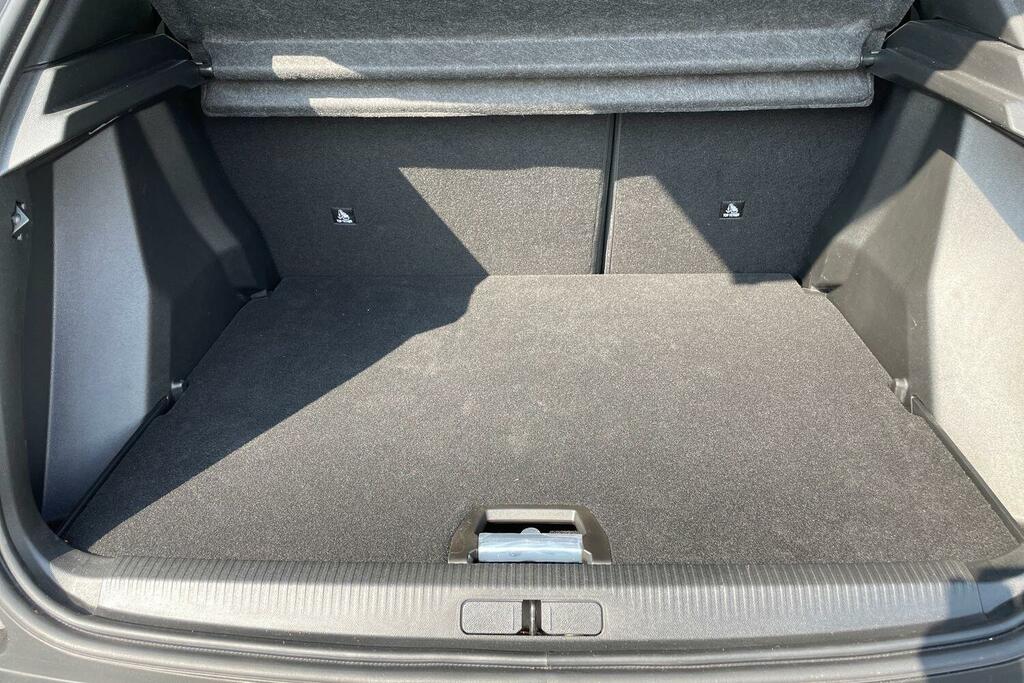 Peugeot 2008 1.2 Puretech Allure Black #18