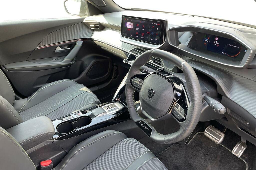 Peugeot 2008 1.2 Puretech Allure Black #8