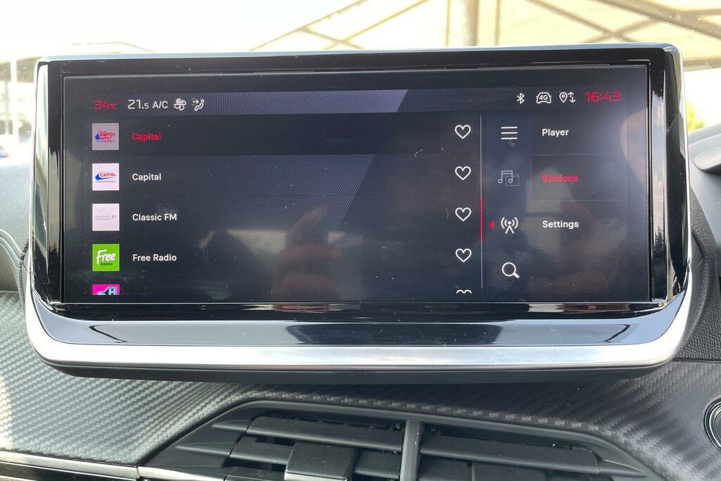 Peugeot 2008 1.2 Puretech Allure Black #10