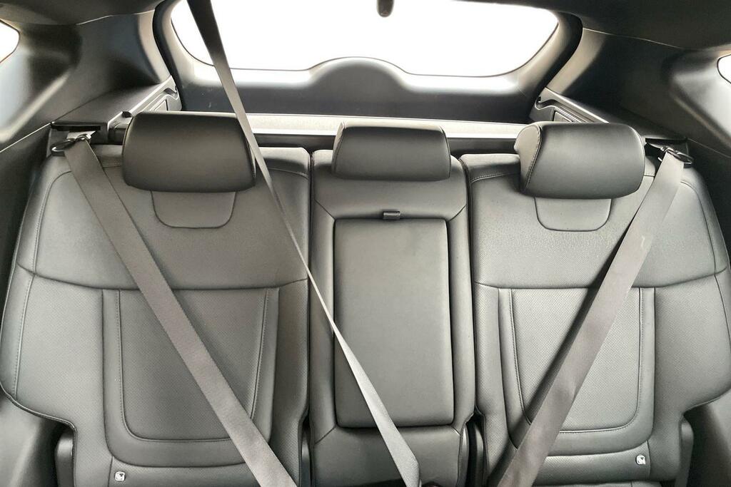 Hyundai Tucson Advance White #17