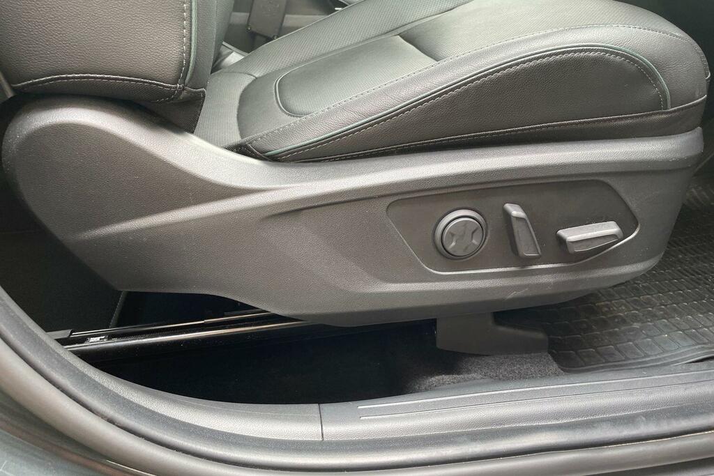 Hyundai Tucson Advance White #20