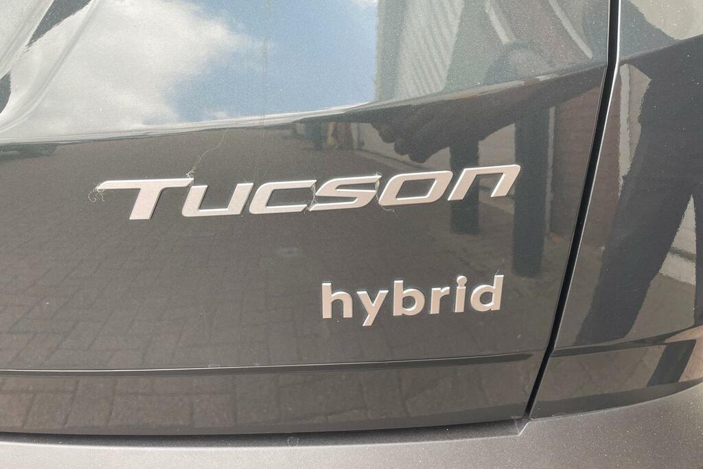 Hyundai Tucson Advance White #28