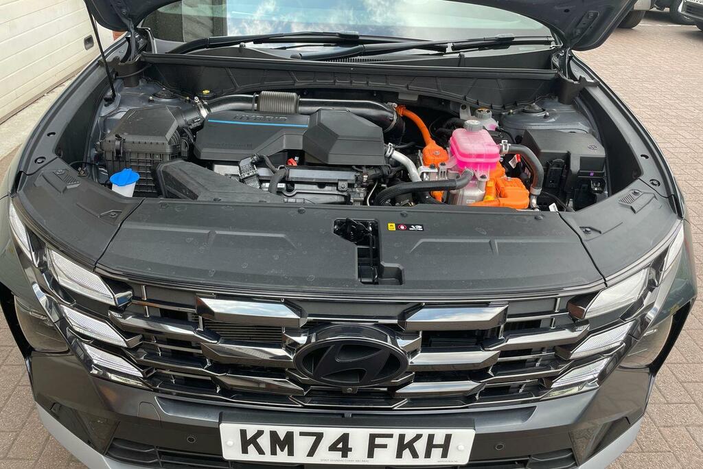 Hyundai Tucson Advance White #25