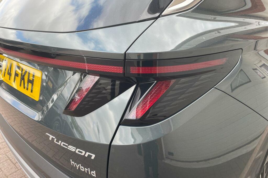 Hyundai Tucson Advance White #23