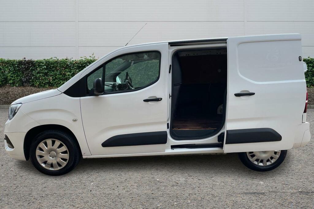 Vauxhall Combo 2300 1.5 Turbo D 100Ps H1 Sportive Van White #3