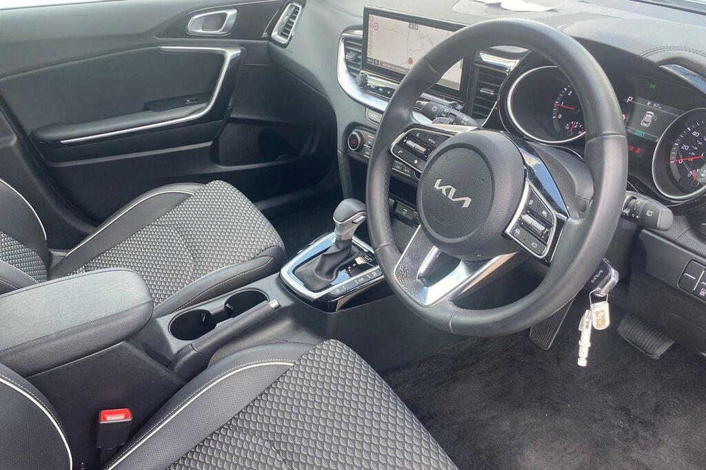 Kia Xceed 1.0T Gdi Isg 113 Pure Dct Hatchback SL26WVW White #8