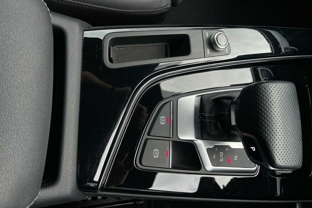 Audi A4 40 Tfsi 204 Black Edition S Tronic  #35