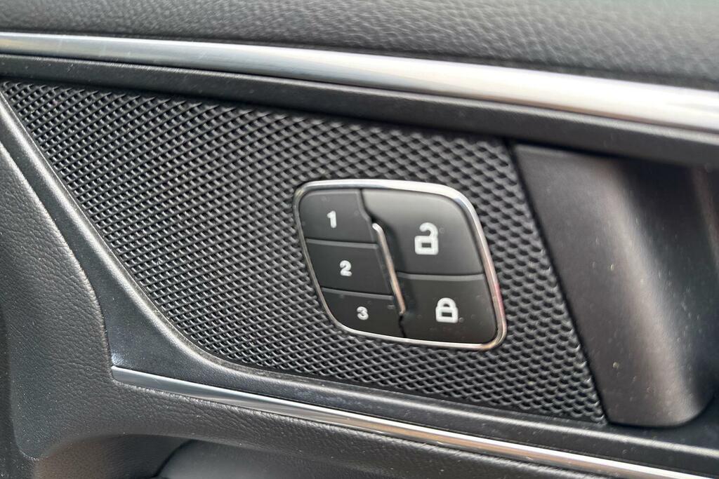 Ford S-Max 2.5 Fhev 190 St-line Cvt White #19