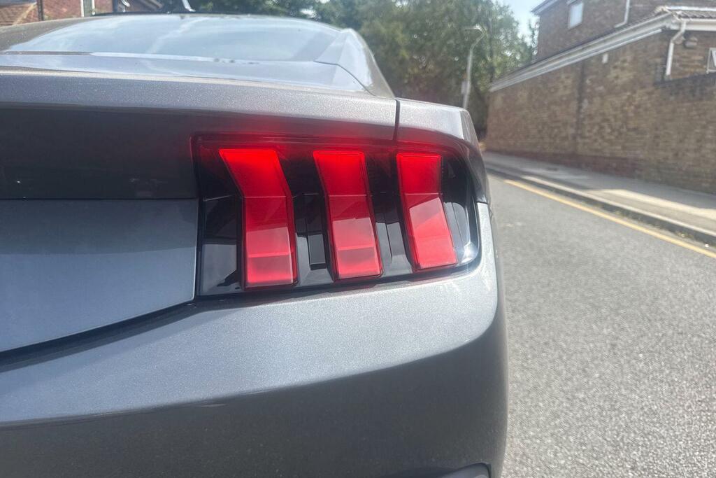Ford Mustang V8 Dark Horse Coupe Grey #23