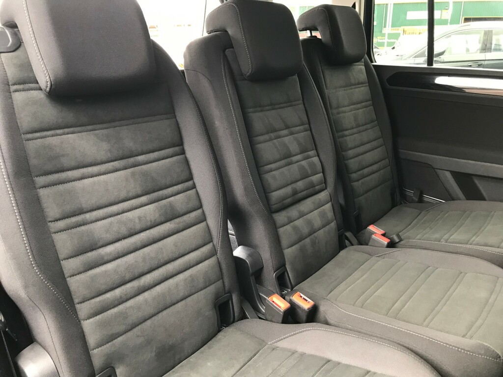 Volkswagen Touran 1.5 Tsi Evo Sel Black #10