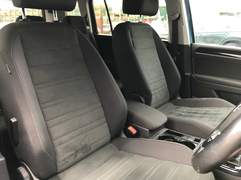 Volkswagen Touran 1.5 Tsi Evo Sel Black #26