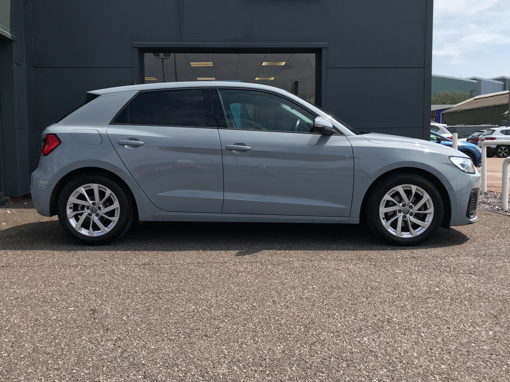 Audi A1 1.5 Tfsi 35 Sport Sportback S Tronic Eu #4